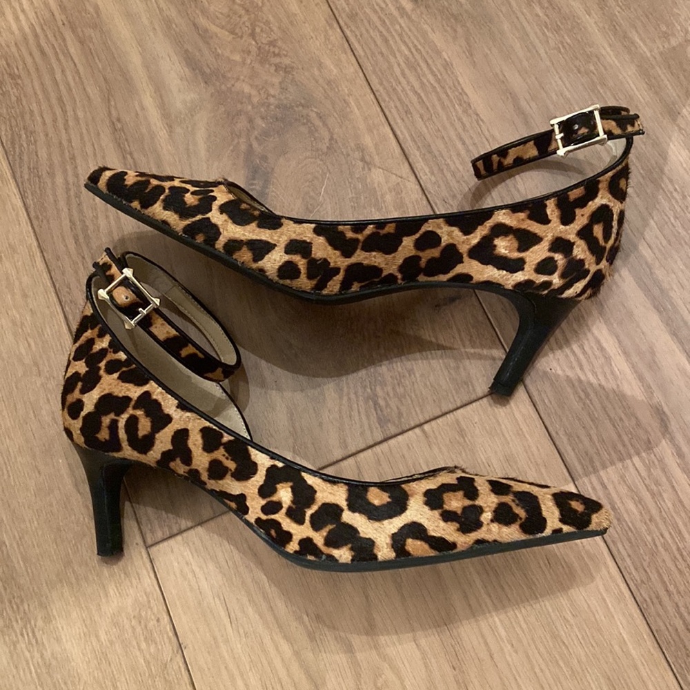 Leopard Pump - Picture 2 of 3
